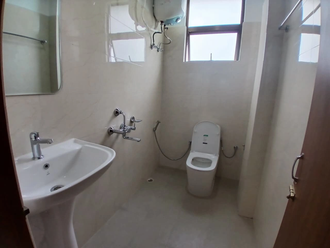 Panoramic Family Suite bathroom